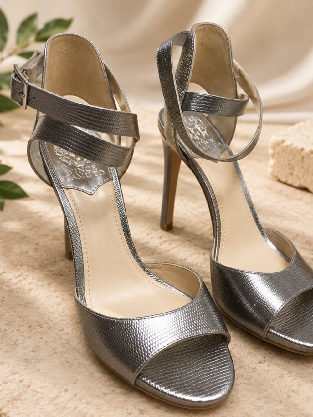 Vince Camuto Silver Metallic Genuine Leather Heels Sandals Size 8.5 - Picture 3 of 7
